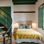 Rocio 17 Luxury Duplex With Shared-Patio